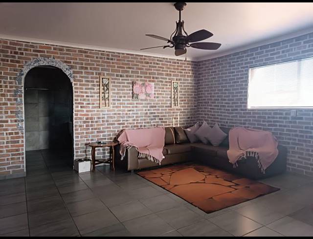 4 BEDROOM PROPERTY TO RENT IN ROTHDENE